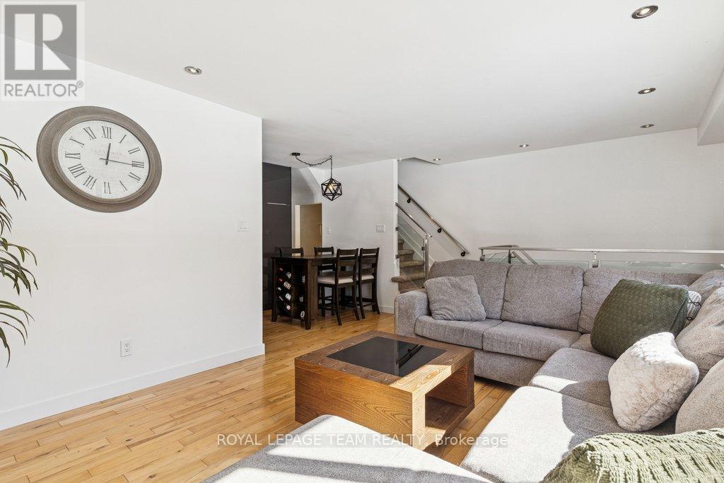 109 - 15b Forester Crescent, Ottawa, Ontario  K2H 8Y1 - Photo 7 - X12825952