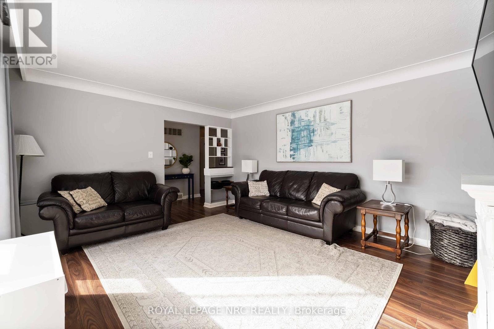 27 Barron Street, Welland, Ontario  L3C 2K4 - Photo 10 - X12825934