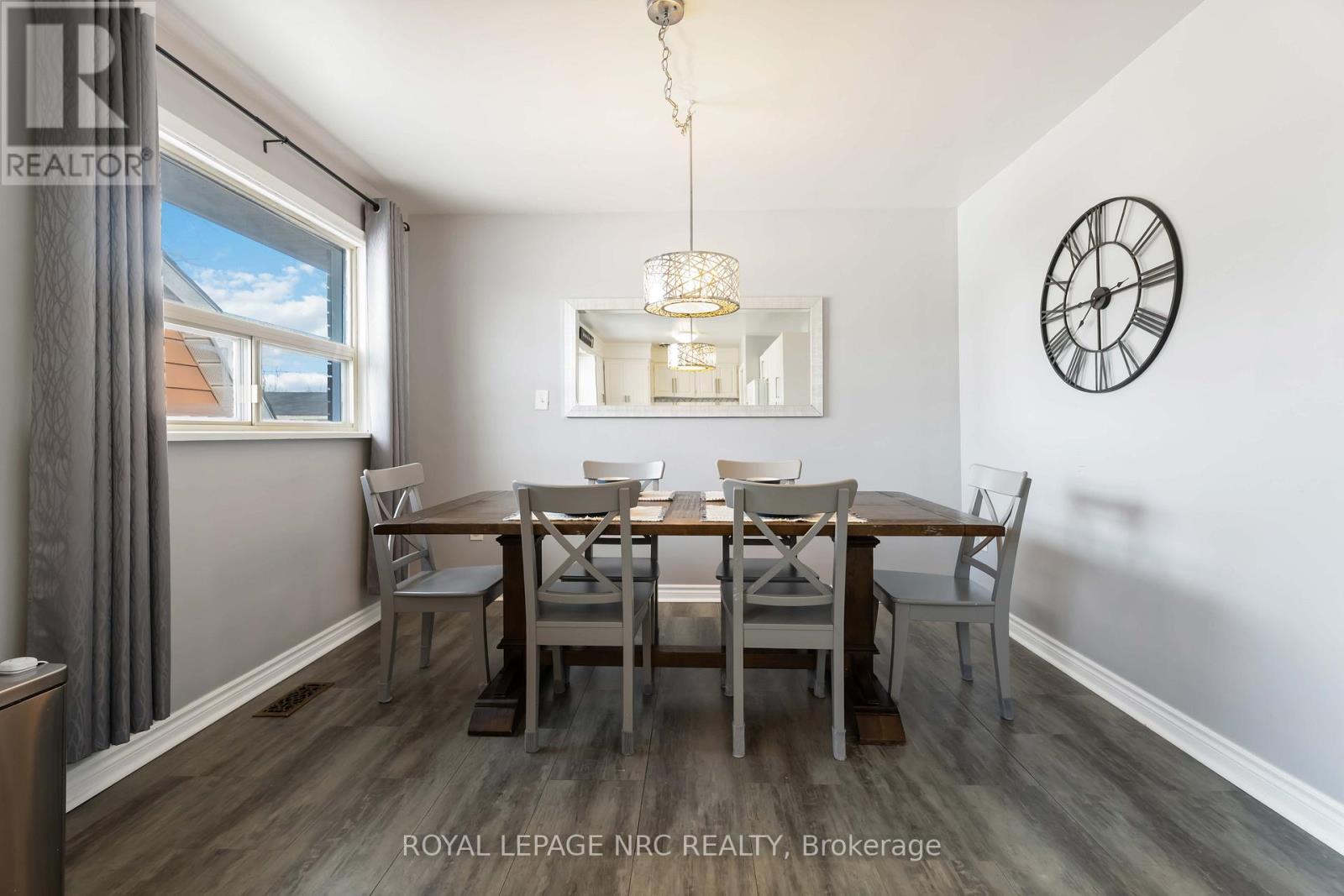 27 Barron Street, Welland, Ontario  L3C 2K4 - Photo 12 - X12825934