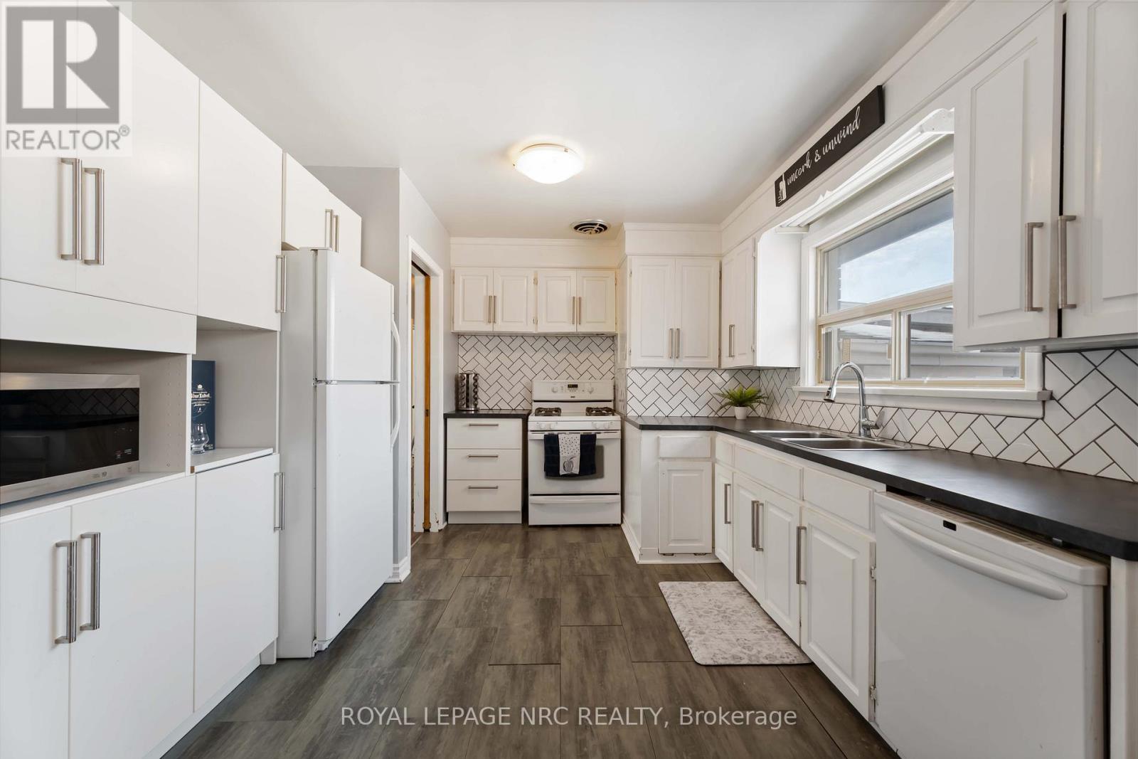 27 Barron Street, Welland, Ontario  L3C 2K4 - Photo 16 - X12825934