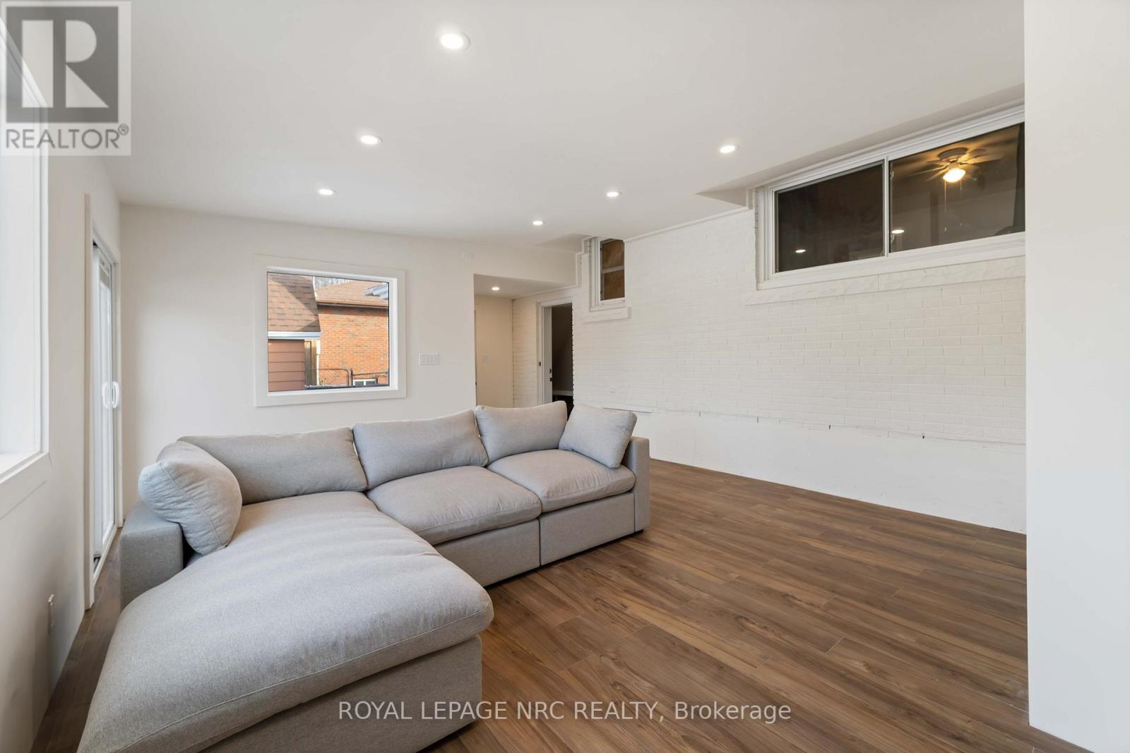 27 Barron Street, Welland, Ontario  L3C 2K4 - Photo 18 - X12825934