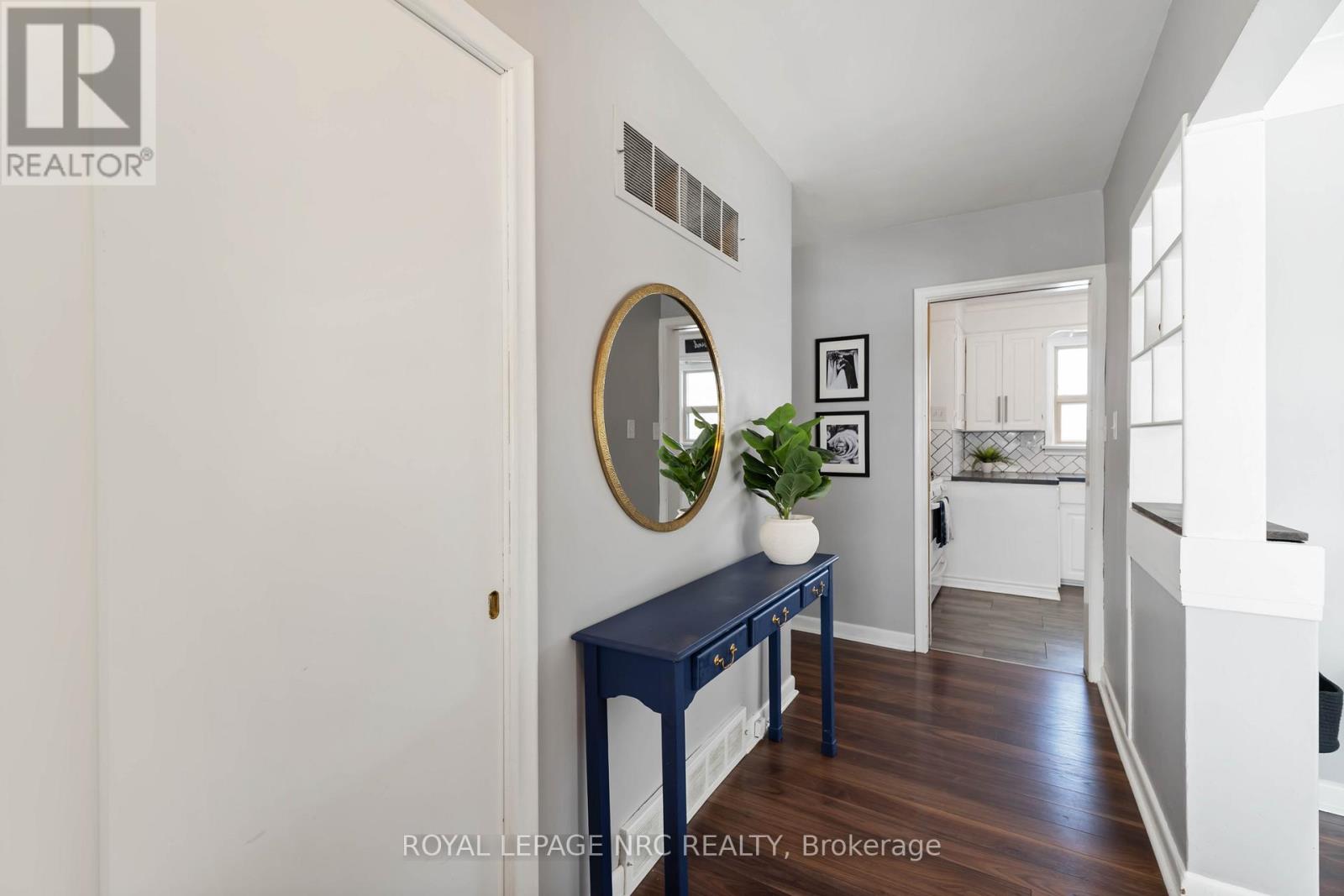 27 Barron Street, Welland, Ontario  L3C 2K4 - Photo 6 - X12825934