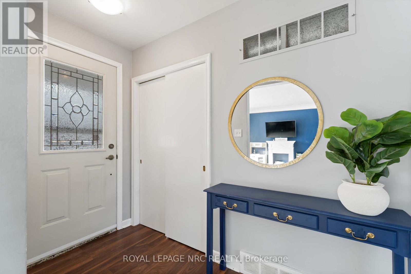 27 Barron Street, Welland, Ontario  L3C 2K4 - Photo 7 - X12825934