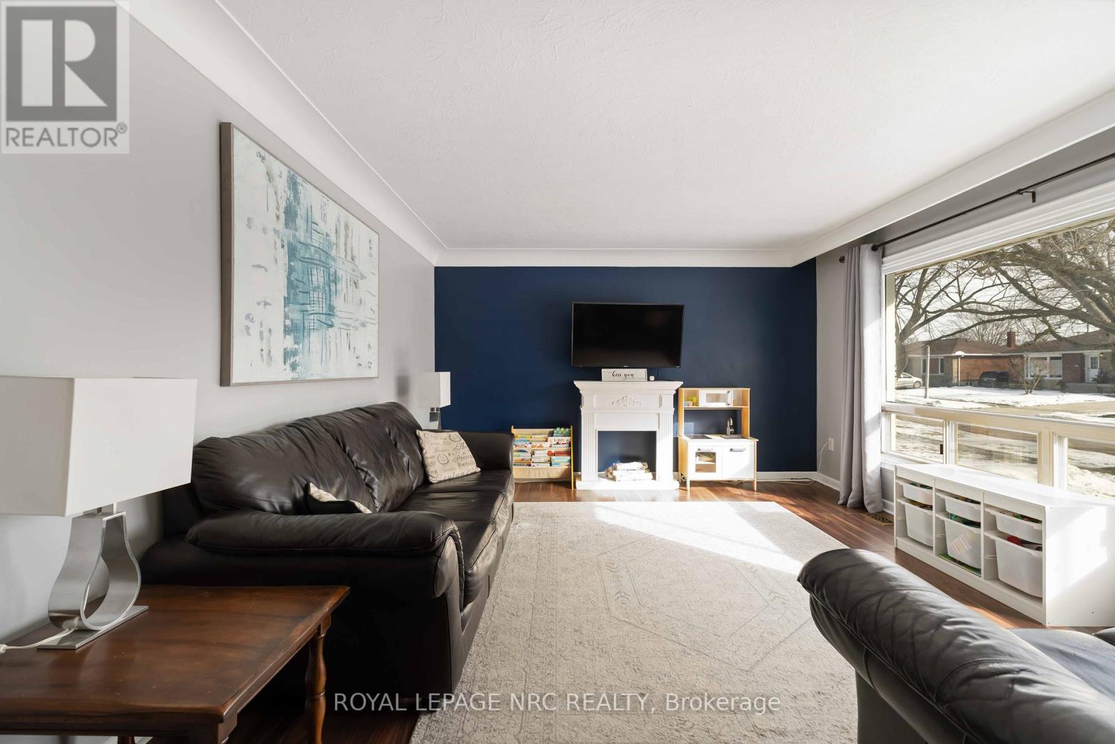 27 Barron Street, Welland, Ontario  L3C 2K4 - Photo 8 - X12825934