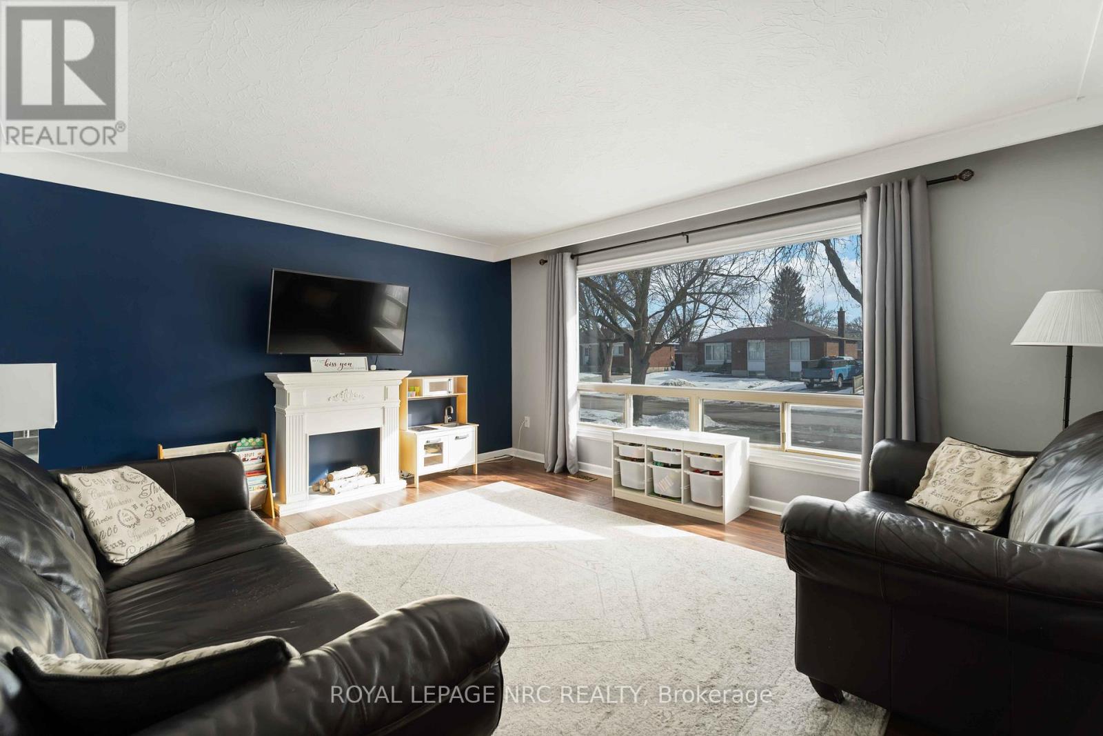 27 Barron Street, Welland, Ontario  L3C 2K4 - Photo 9 - X12825934