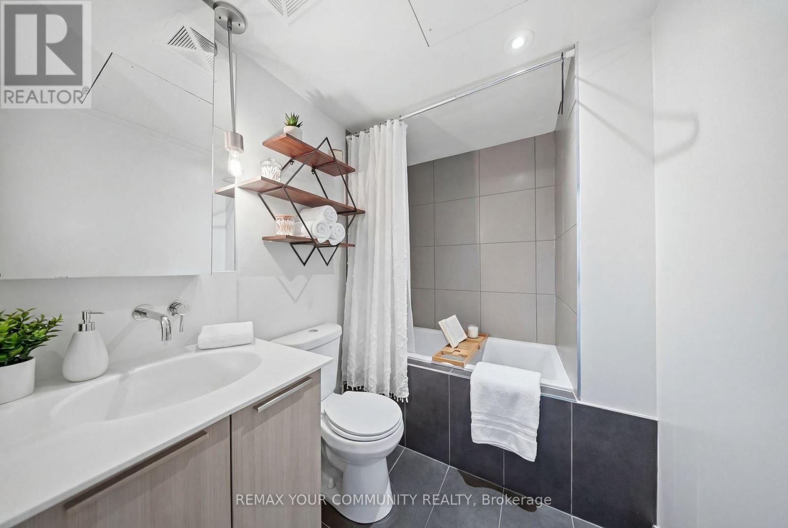 1307 - 95 Bathurst Street, Toronto, Ontario  M5V 0H7 - Photo 14 - C12825338