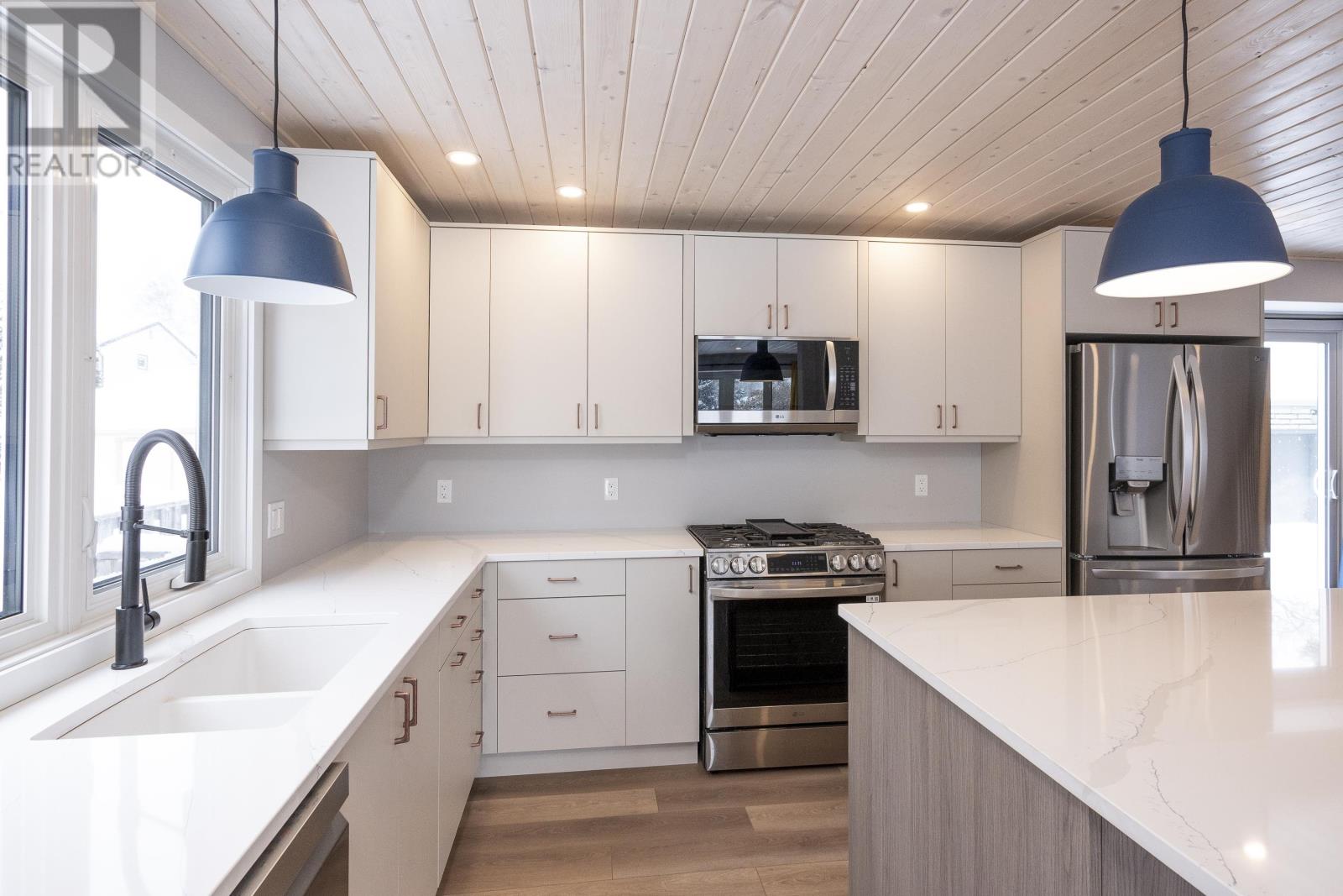 619 Thornloe Dr, Thunder Bay, Ontario  P7C 5L1 - Photo 10 - TB2600314