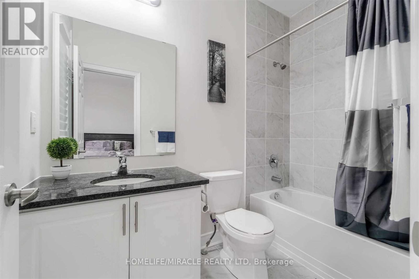 8 Buttonwood Road, Brampton, Ontario  L6P 4J9 - Photo 16 - W12824168