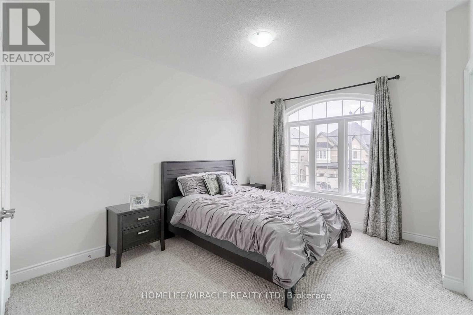 8 Buttonwood Road, Brampton, Ontario  L6P 4J9 - Photo 18 - W12824168