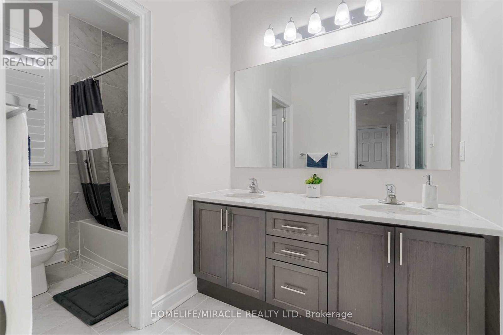 8 Buttonwood Road, Brampton, Ontario  L6P 4J9 - Photo 15 - W12824168