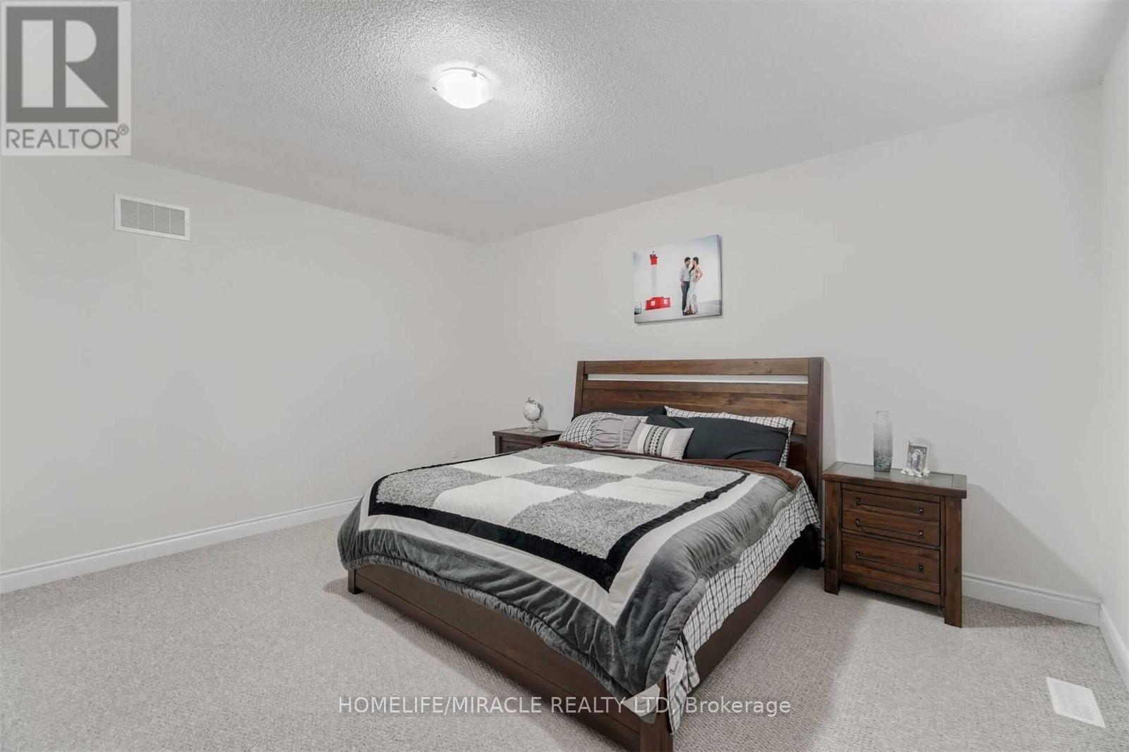 8 Buttonwood Road, Brampton, Ontario  L6P 4J9 - Photo 21 - W12824168