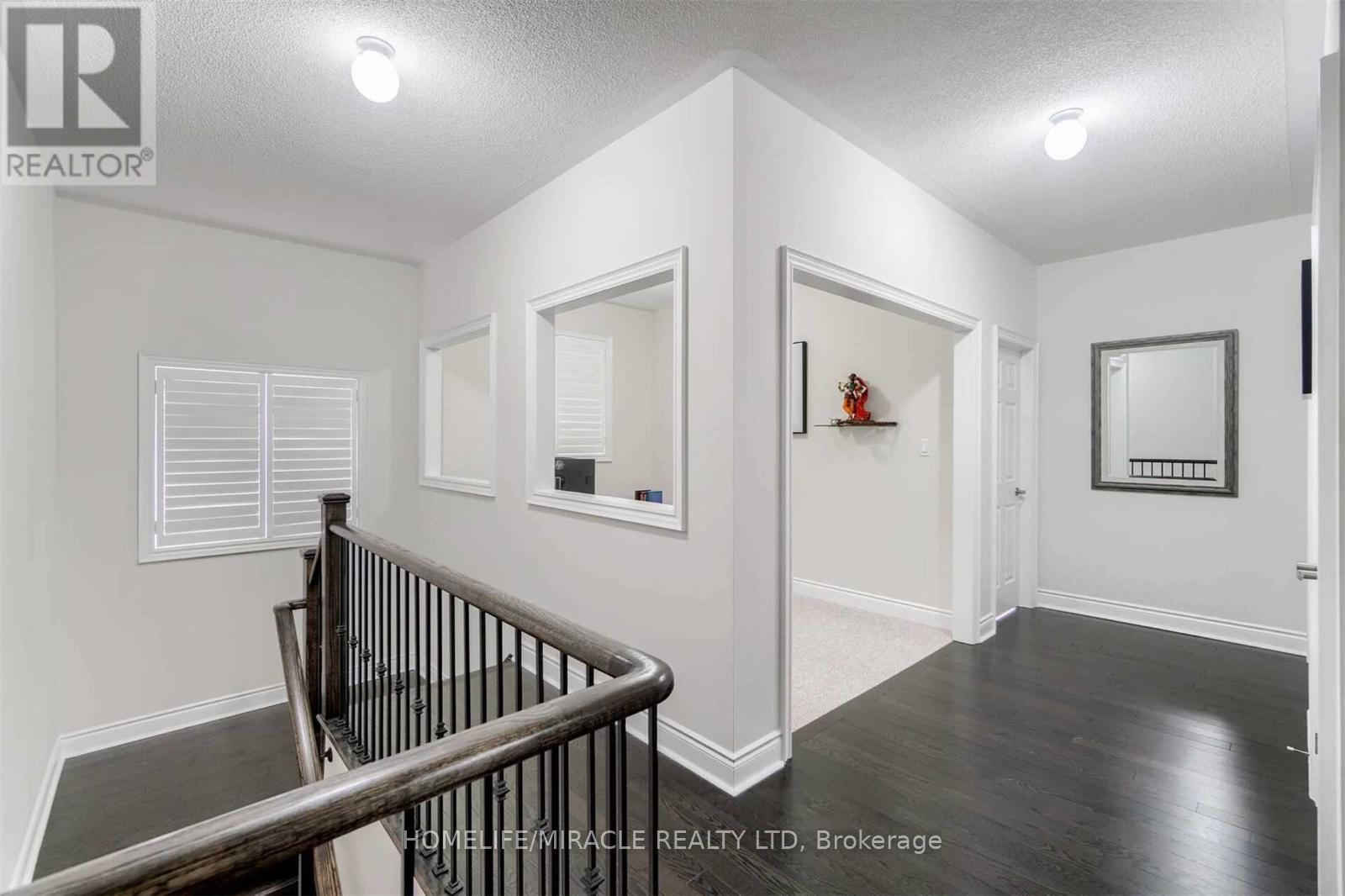 8 Buttonwood Road, Brampton, Ontario  L6P 4J9 - Photo 25 - W12824168