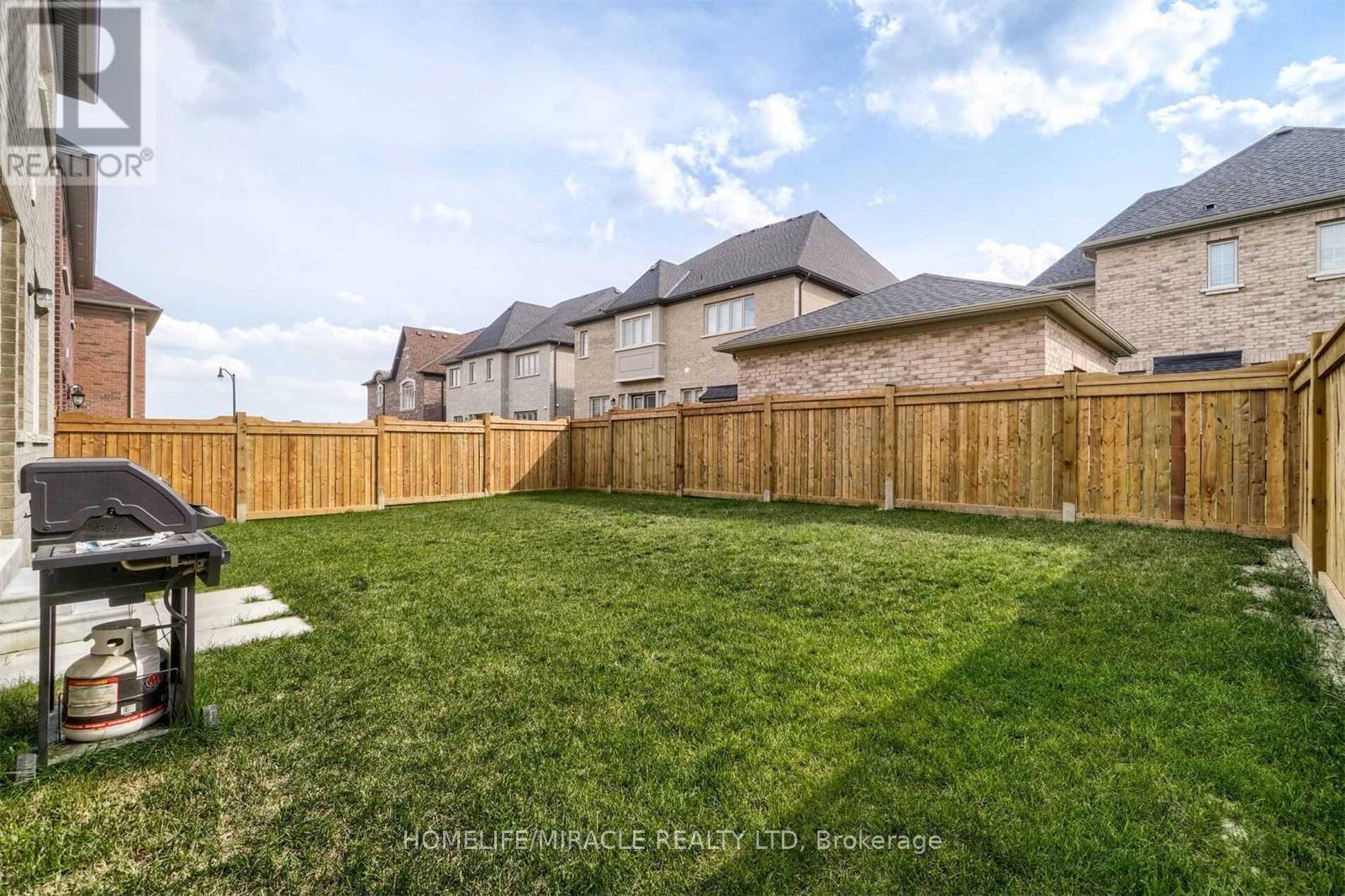 8 Buttonwood Road, Brampton, Ontario  L6P 4J9 - Photo 29 - W12824168