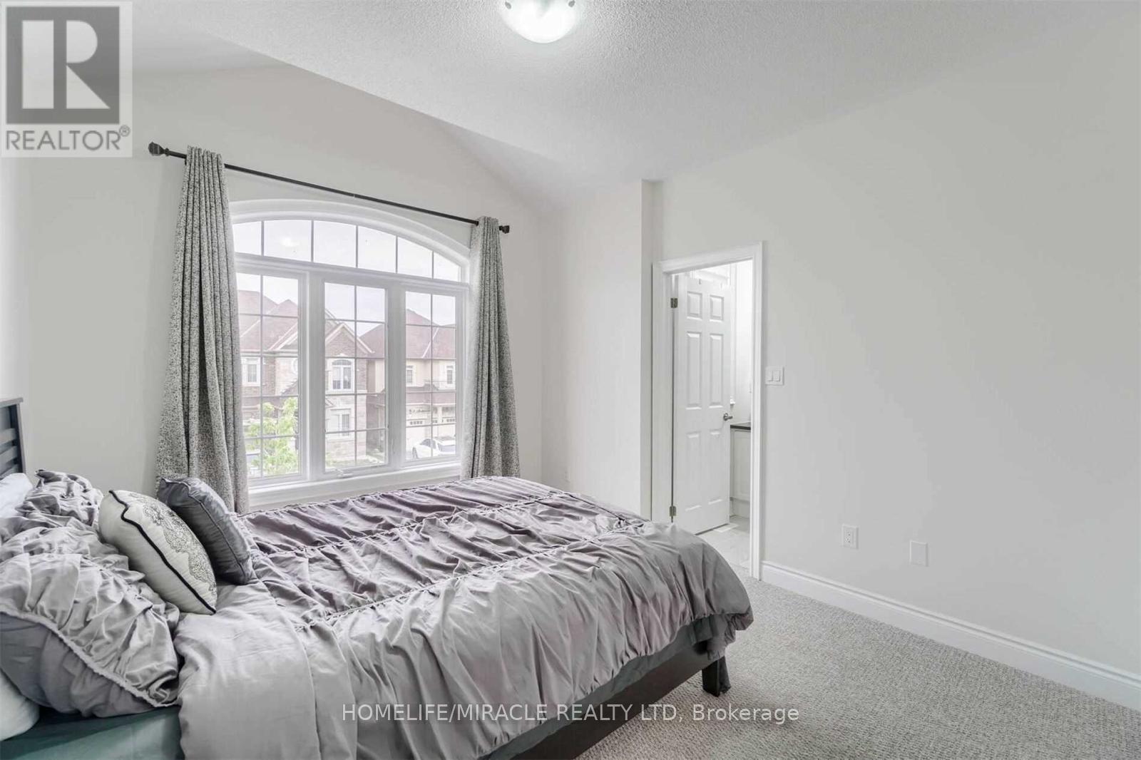 8 Buttonwood Road, Brampton, Ontario  L6P 4J9 - Photo 17 - W12824168