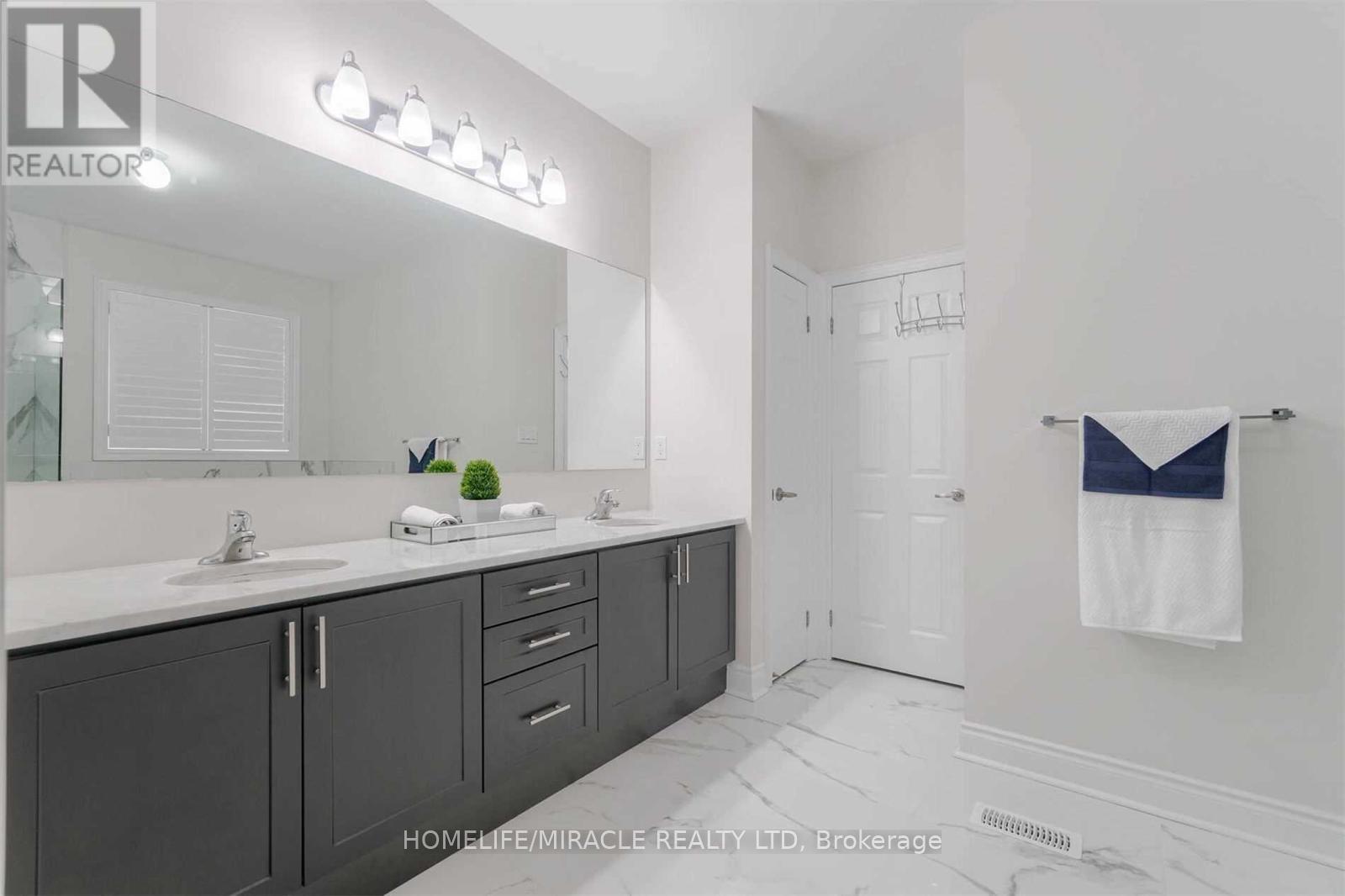 8 Buttonwood Road, Brampton, Ontario  L6P 4J9 - Photo 20 - W12824168