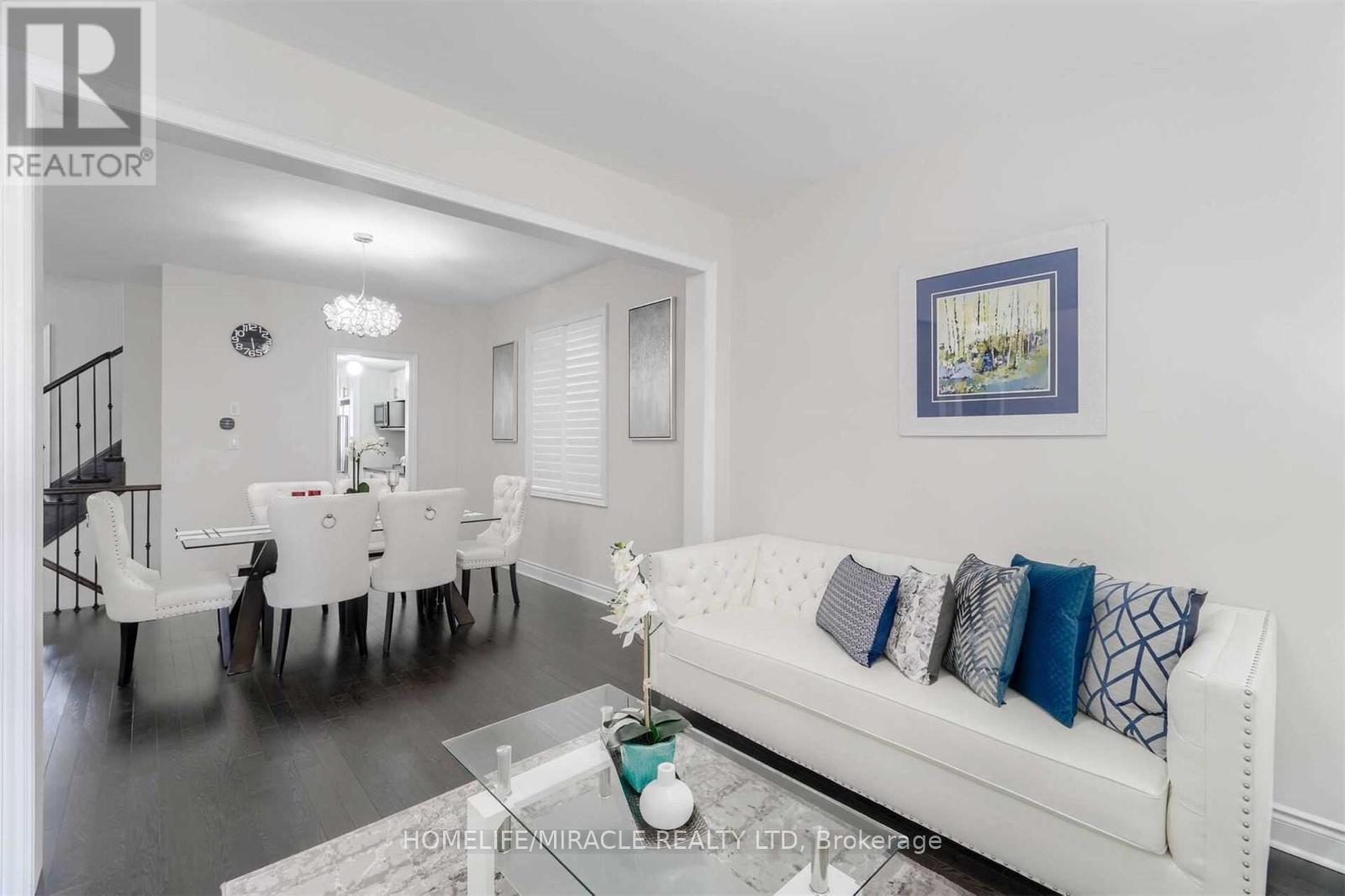 8 Buttonwood Road, Brampton, Ontario  L6P 4J9 - Photo 5 - W12824168