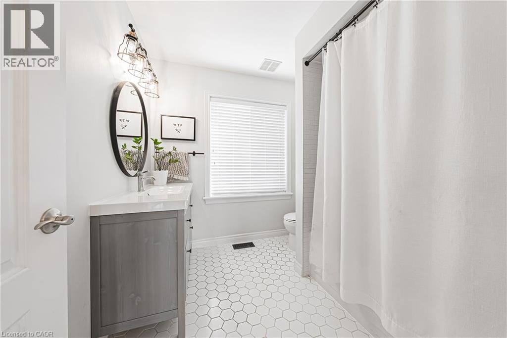 8 Matteo Trail, Hamilton, Ontario  L9B 0E8 - Photo 21 - 40784313