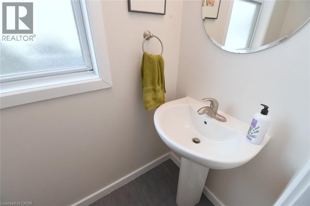 25 Bond Street S, Dundas, Ontario  L9H 3H2 - Photo 20 - 40807899