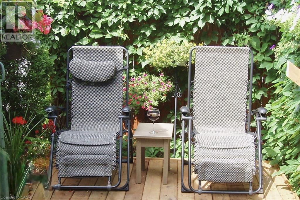 25 Bond Street S, Dundas, Ontario  L9H 3H2 - Photo 33 - 40807899