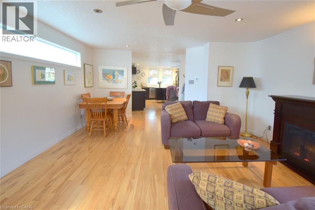 25 Bond Street S, Dundas, Ontario  L9H 3H2 - Photo 8 - 40807899