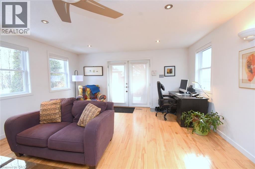 25 Bond Street S, Dundas, Ontario  L9H 3H2 - Photo 9 - 40807899