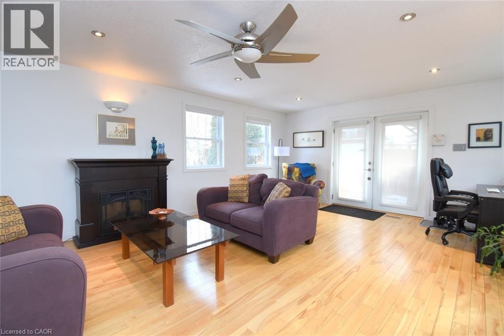 25 Bond Street S, Dundas, Ontario  L9H 3H2 - Photo 11 - 40807899