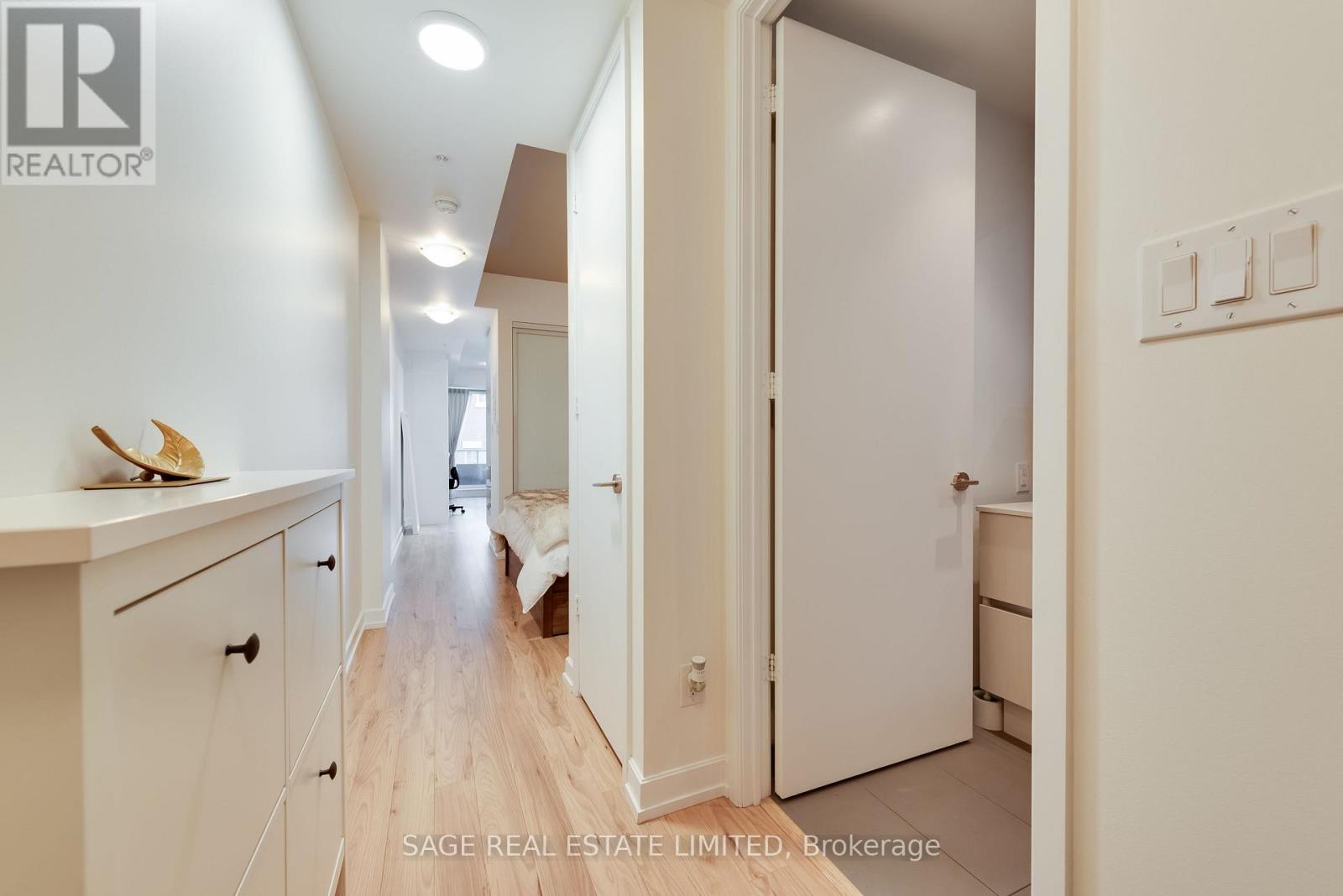 Lorem Ipsum Dolor Sit Am, Toronto, Ontario  M4V  - Photo 2 - DEMO29406108