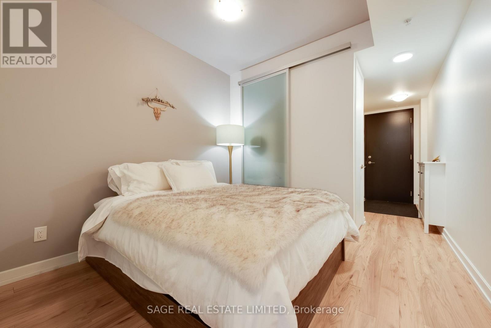 Lorem Ipsum Dolor Sit Am, Toronto, Ontario  M4V  - Photo 6 - DEMO29406108