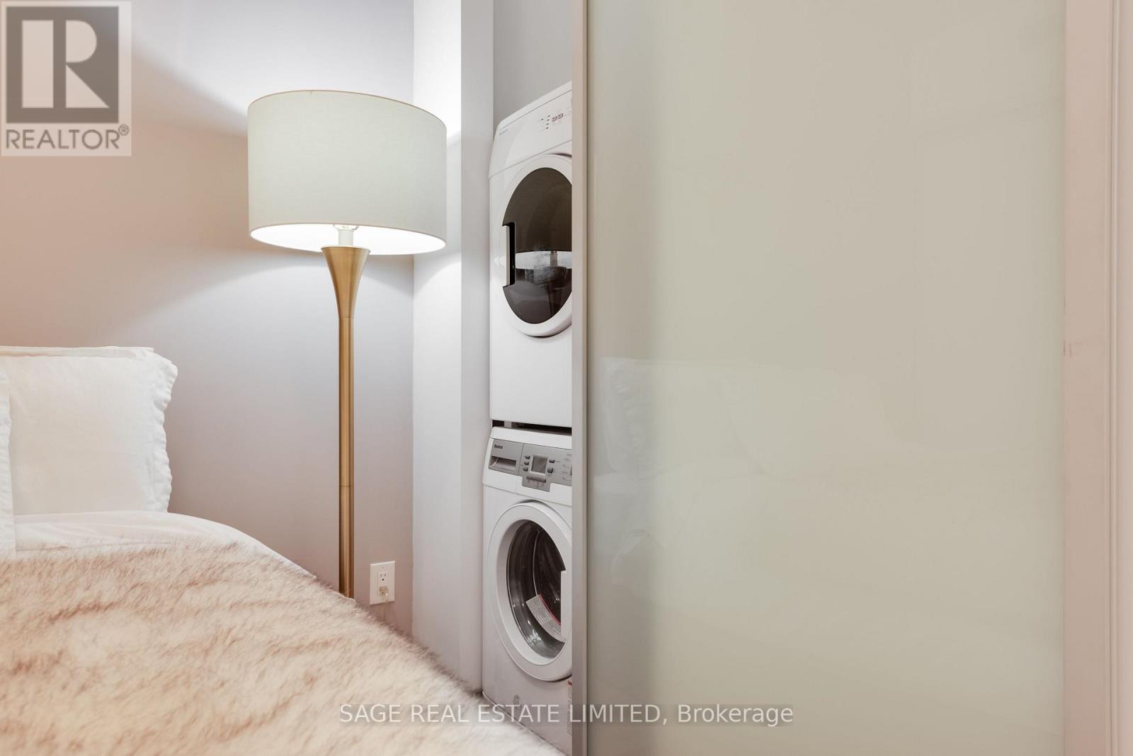 Lorem Ipsum Dolor Sit Am, Toronto, Ontario  M4V  - Photo 7 - DEMO29406108