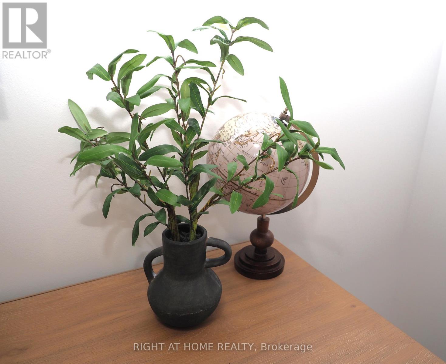 1606 - 35 Hayden Street, Toronto, Ontario  M4Y 3C3 - Photo 23 - C12825918