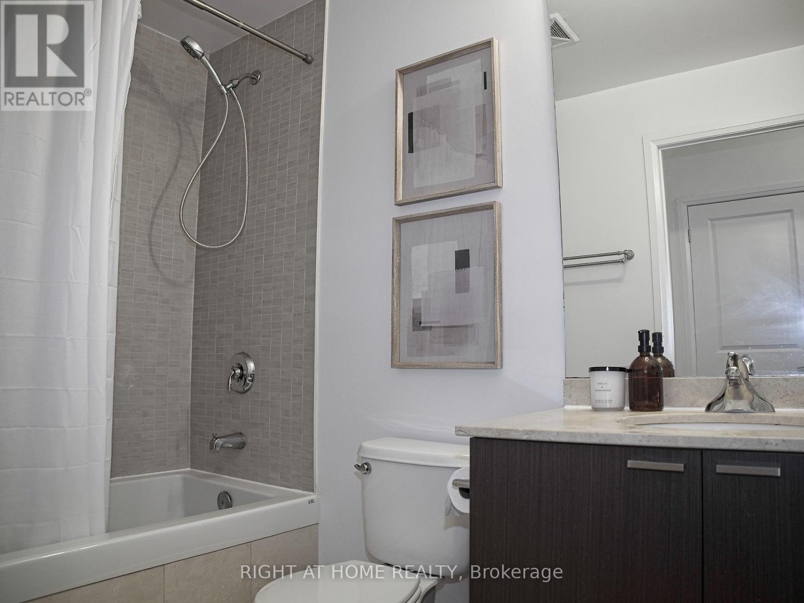 1606 - 35 Hayden Street, Toronto, Ontario  M4Y 3C3 - Photo 7 - C12825918