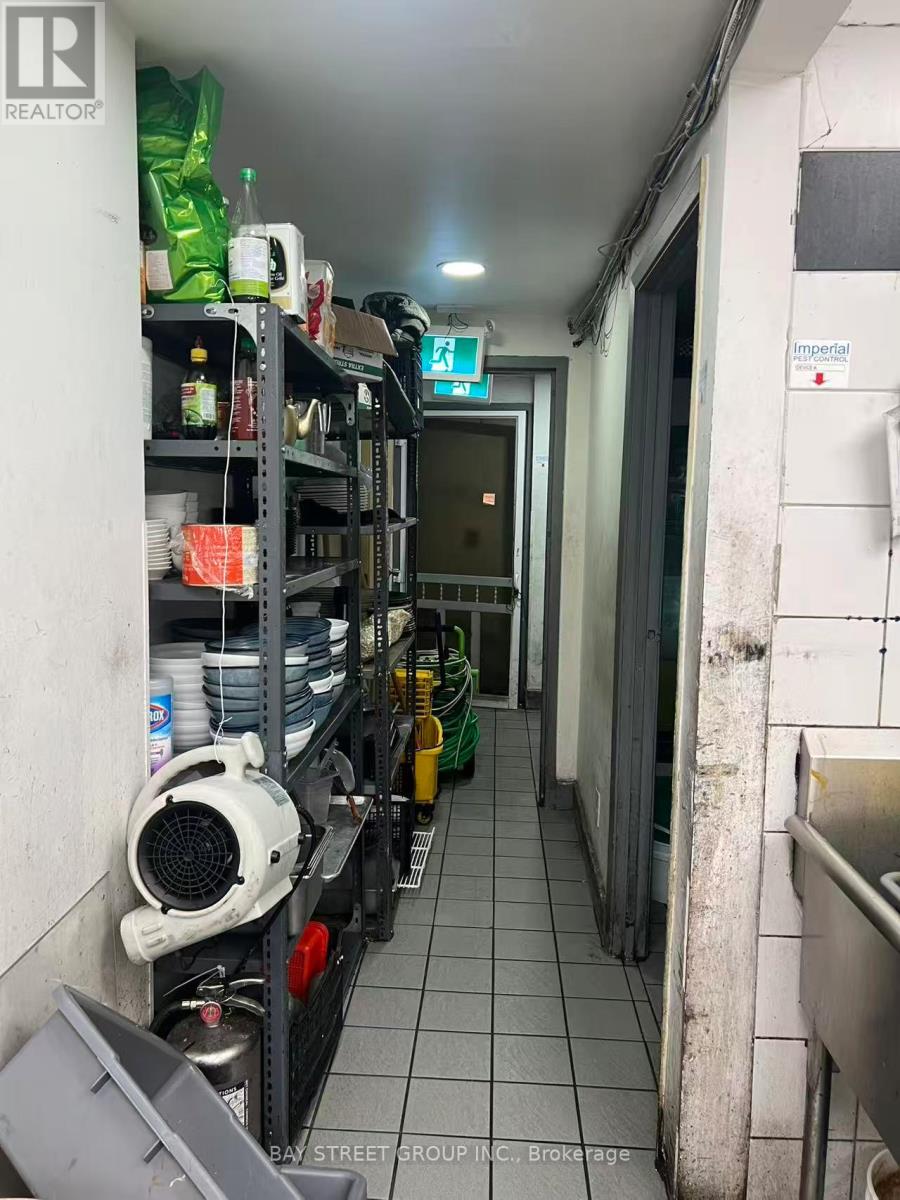 5588 Yonge Street, Toronto, Ontario  M2N 5S2 - Photo 23 - C12825942