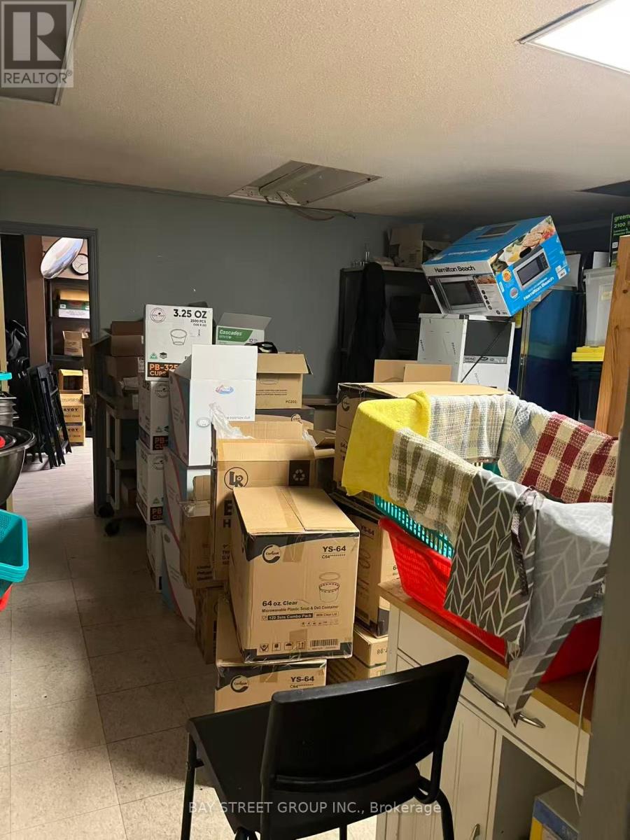 5588 Yonge Street, Toronto, Ontario  M2N 5S2 - Photo 25 - C12825942