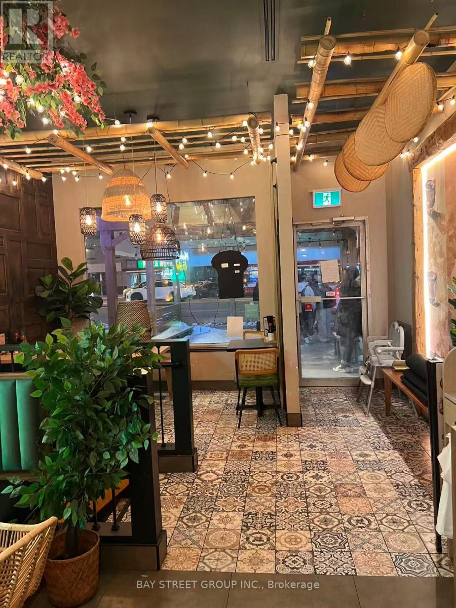 5588 Yonge Street, Toronto, Ontario  M2N 5S2 - Photo 3 - C12825942