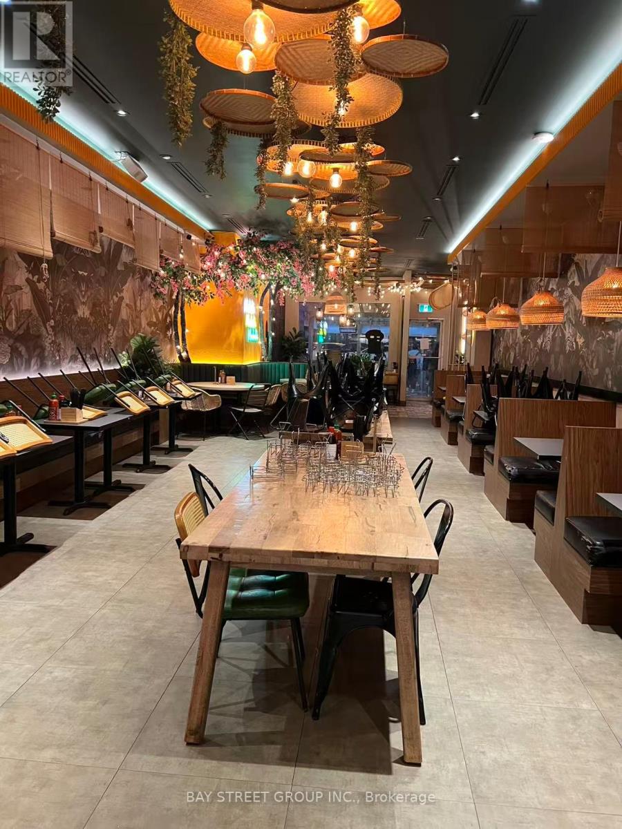 5588 Yonge Street, Toronto, Ontario  M2N 5S2 - Photo 5 - C12825942