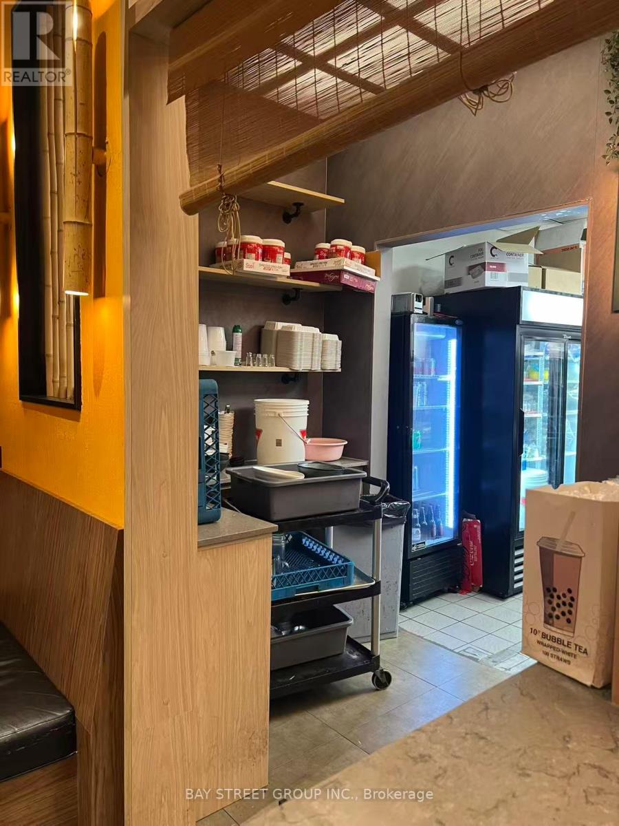 5588 Yonge Street, Toronto, Ontario  M2N 5S2 - Photo 9 - C12825942