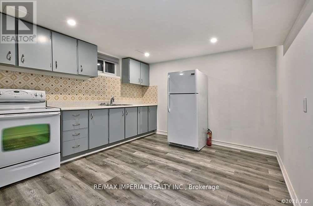 Lower - 711 Gilbert Street W, Whitby (Downtown Whitby), Ontario  L1N 1S1 - Photo 10 - E12825904