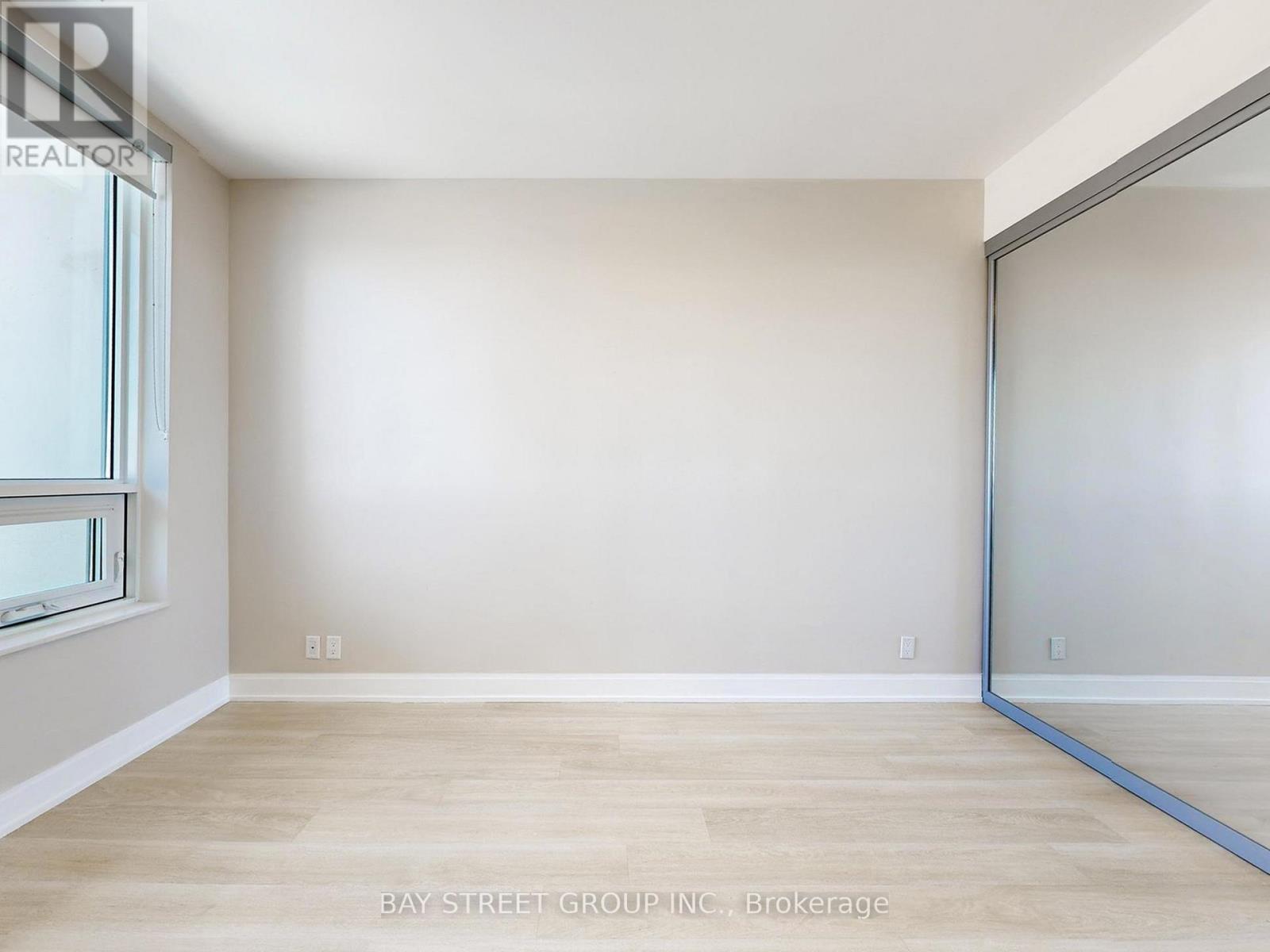 2215 - 12 Gandhi Lane, Markham, Ontario  L3T 0G8 - Photo 14 - N12825872