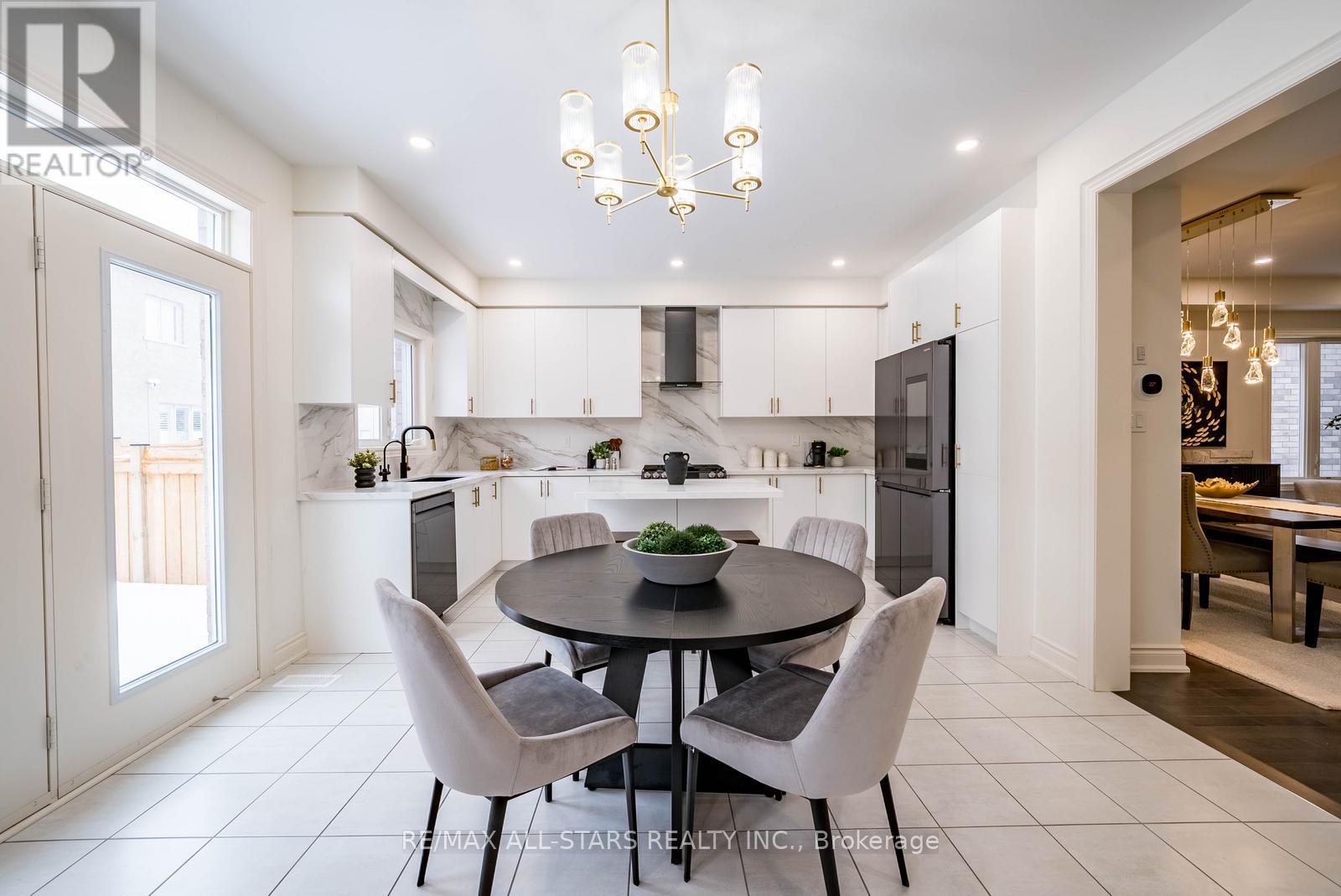 214 Fallharvest Way, Whitchurch-Stouffville, Ontario  L4A 5C2 - Photo 15 - N12825920