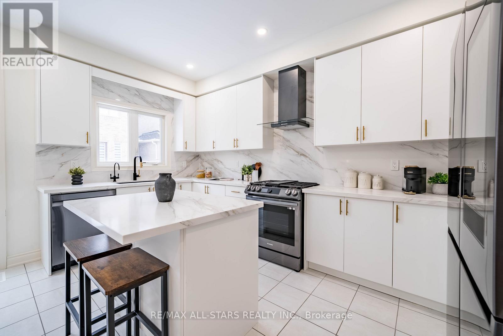 214 Fallharvest Way, Whitchurch-Stouffville, Ontario  L4A 5C2 - Photo 17 - N12825920