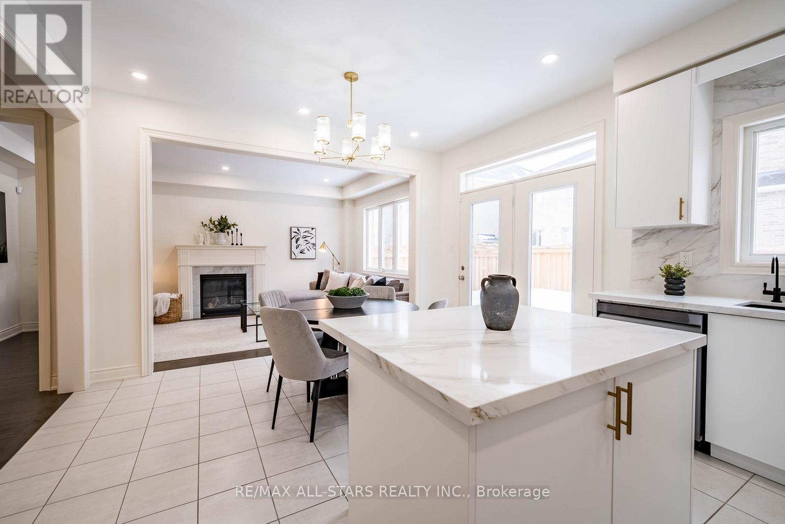 214 Fallharvest Way, Whitchurch-Stouffville, Ontario  L4A 5C2 - Photo 19 - N12825920