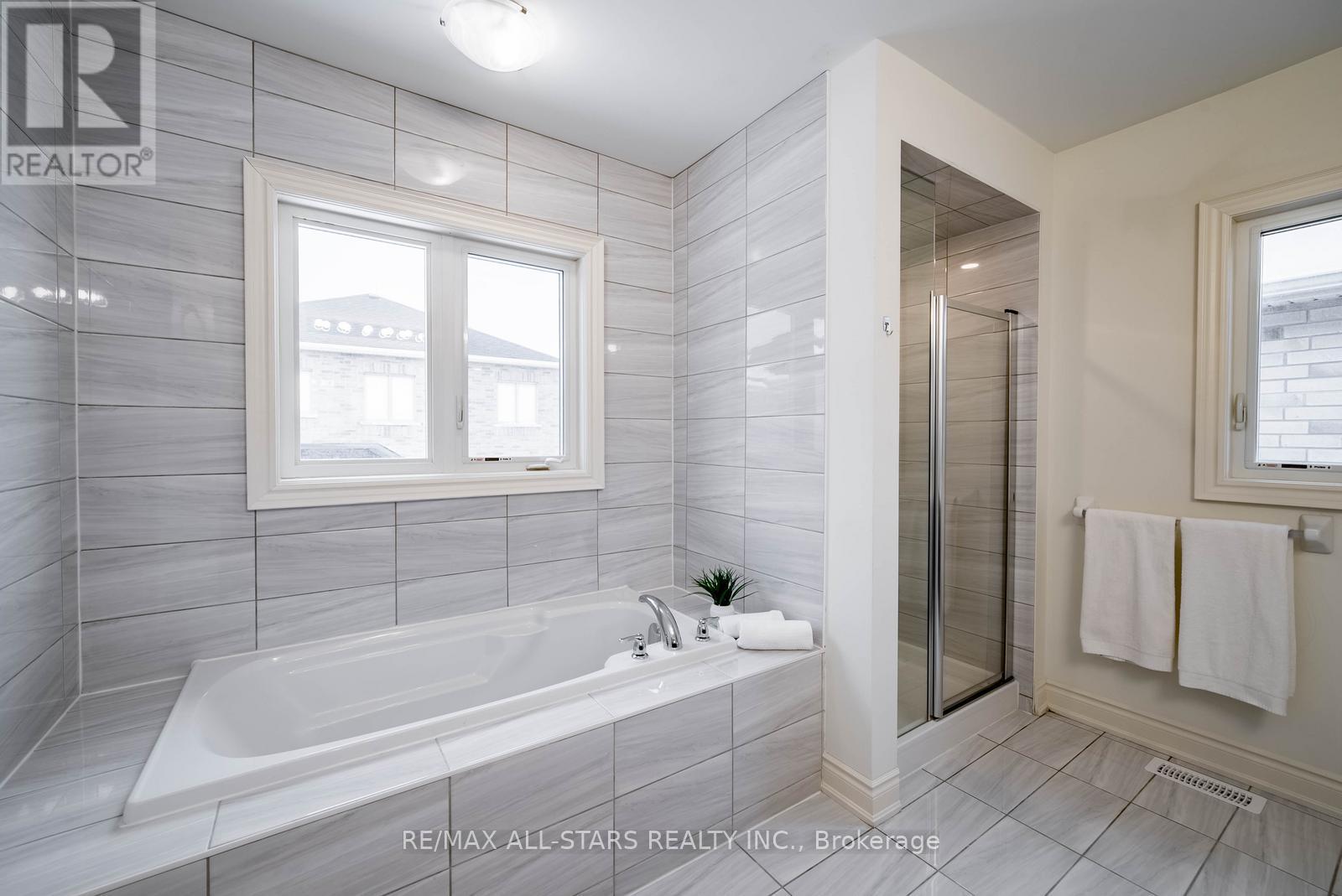 214 Fallharvest Way, Whitchurch-Stouffville, Ontario  L4A 5C2 - Photo 31 - N12825920