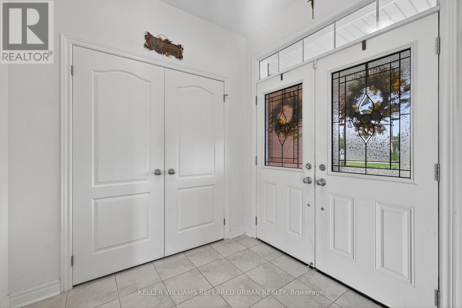 26 Waterton Way, Bradford West Gwillimbury, Ontario  L3Z 0R3 - Photo 4 - N12825932