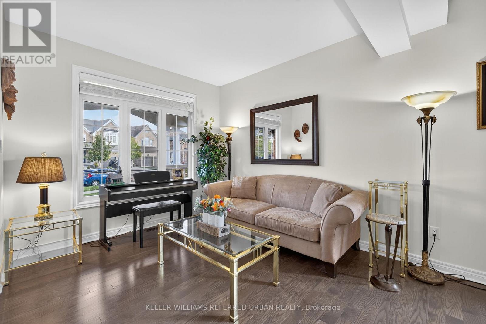 26 Waterton Way, Bradford West Gwillimbury, Ontario  L3Z 0R3 - Photo 5 - N12825932