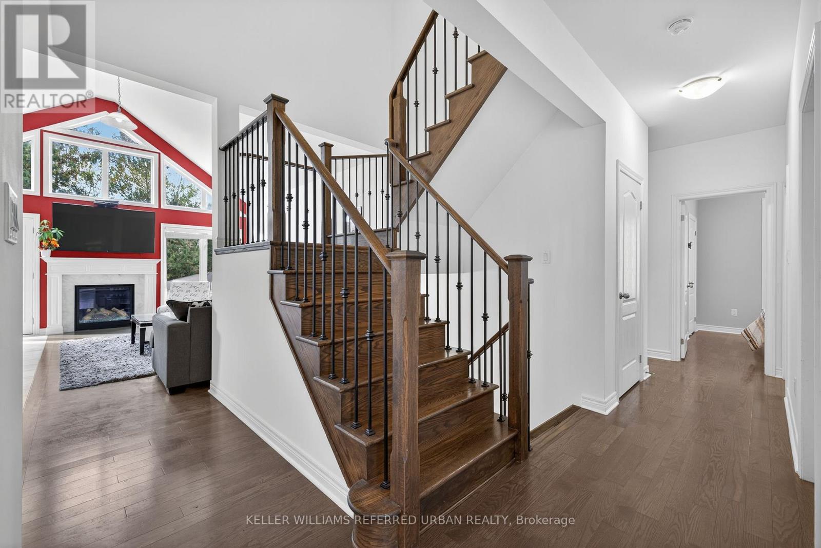 26 Waterton Way, Bradford West Gwillimbury, Ontario  L3Z 0R3 - Photo 7 - N12825932