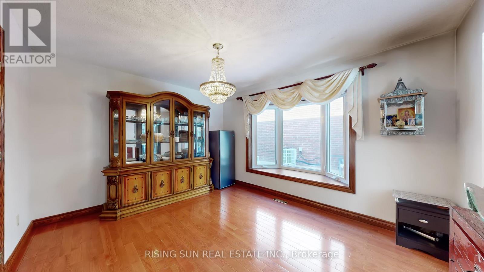 122 Barr Crescent, Brampton, Ontario  L6Z 3C8 - Photo 16 - W12812358