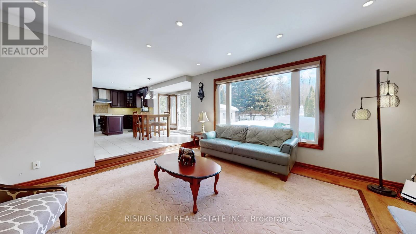 122 Barr Crescent, Brampton, Ontario  L6Z 3C8 - Photo 11 - W12812358