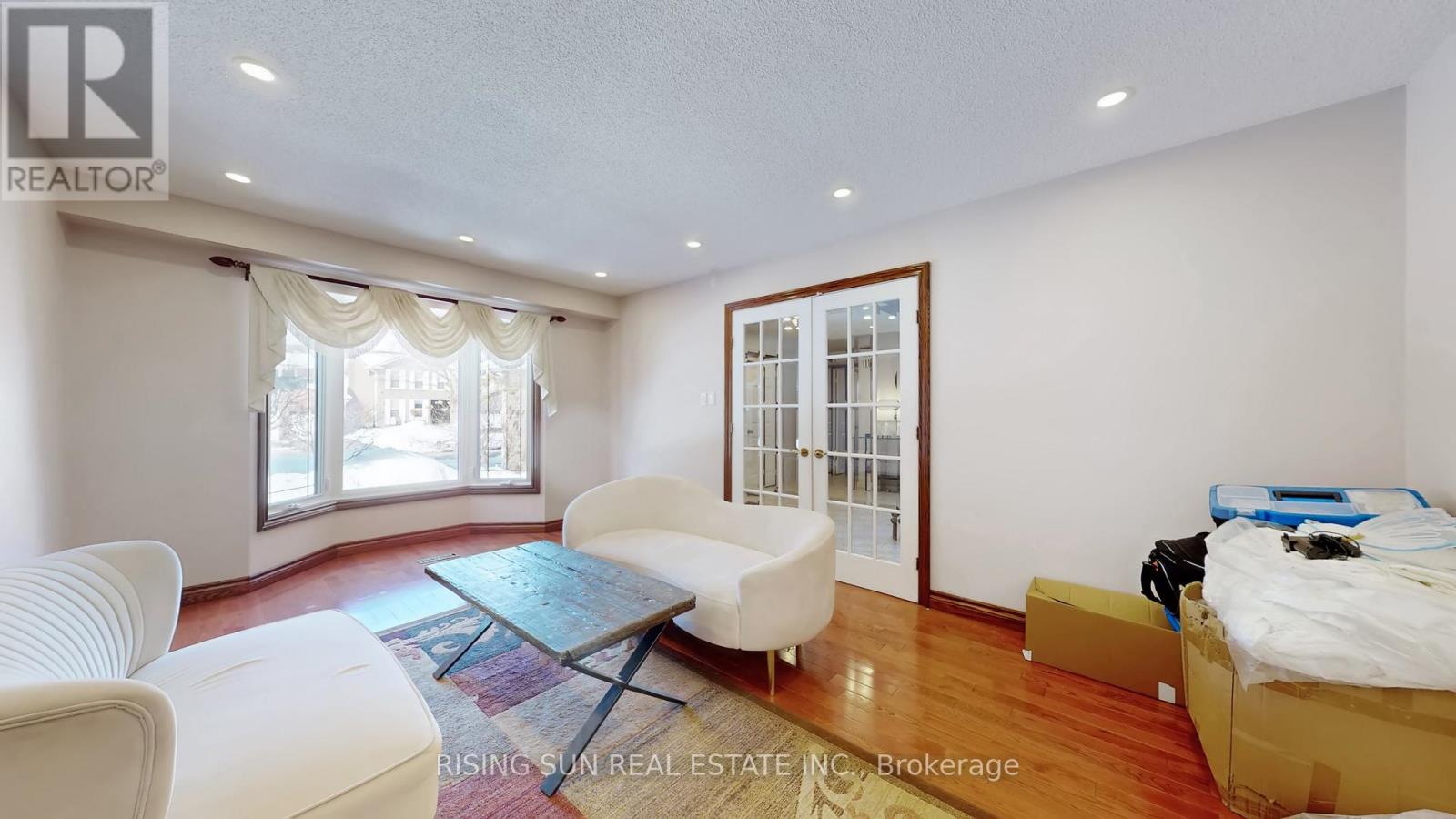 122 Barr Crescent, Brampton, Ontario  L6Z 3C8 - Photo 6 - W12812358