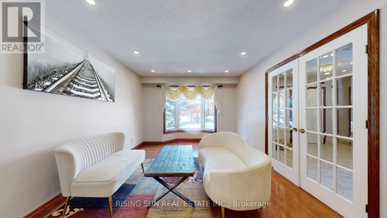 122 Barr Crescent, Brampton, Ontario  L6Z 3C8 - Photo 7 - W12812358