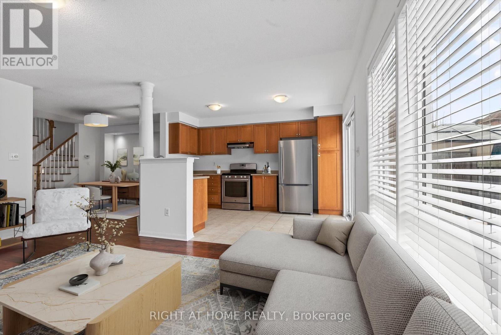 4063 Donnic Drive, Burlington, Ontario  L7M 0A5 - Photo 10 - W12825886